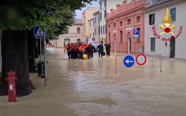 A Senigallia straripa il fosso Sant'Angelo, Misa sotto controllo